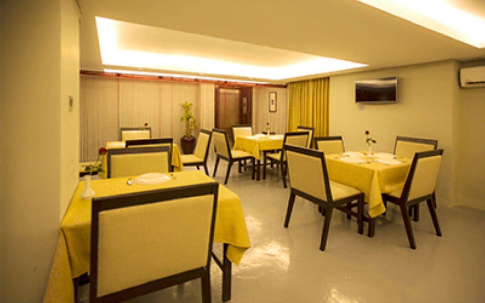 Shwe Pyi San Yar Hotel Yangon Dış mekan fotoğraf